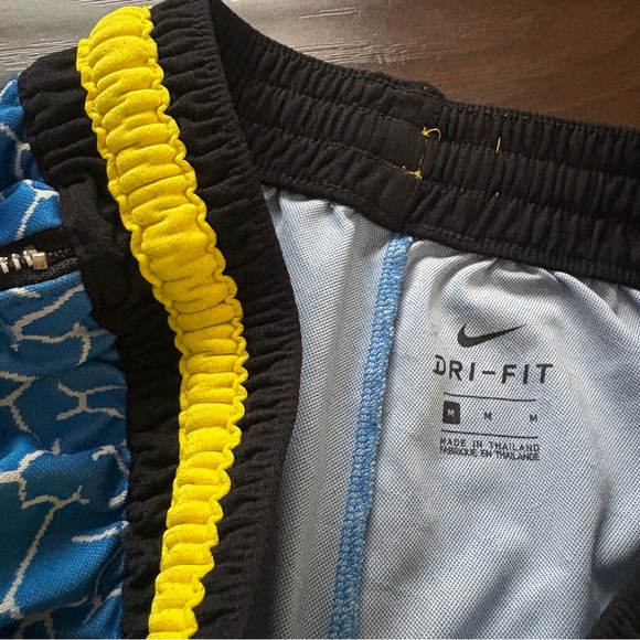 Nike Chainlink Blue & Yellow DNA Basketball Shorts - Picture 4 of 13